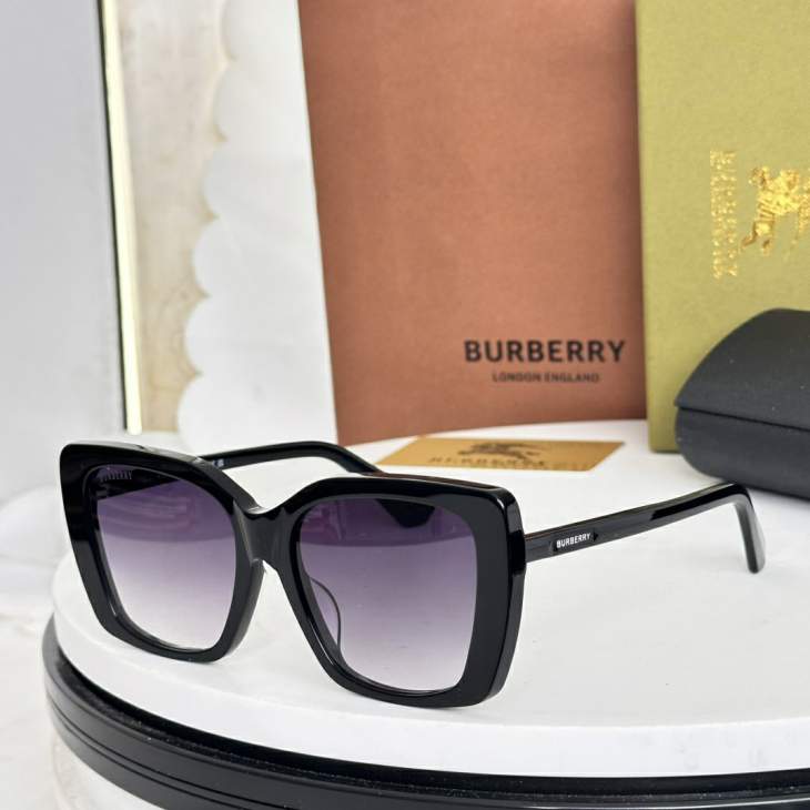 Picture of Burberry Sunglasses _SKUfw77119059fw